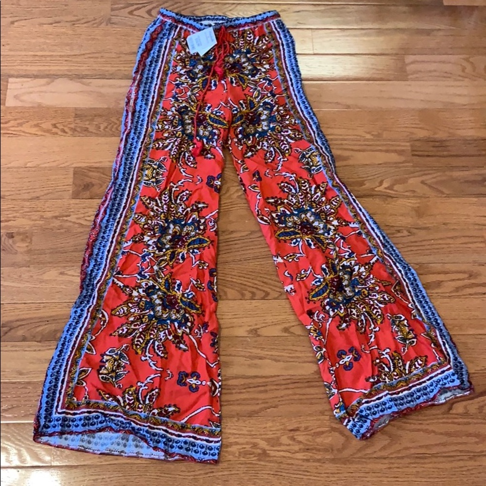 Flowy pants, super pretty design